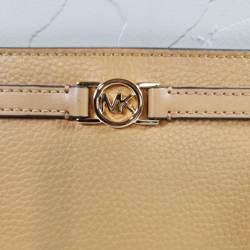 NWT Michael Kors Reed Large Pebbled Leather Snap Wallet | Deer Brown Tan - Picture 3 of 9